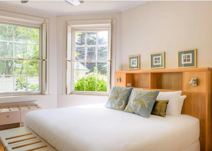 The Woodbridge Waterfront Rooms
